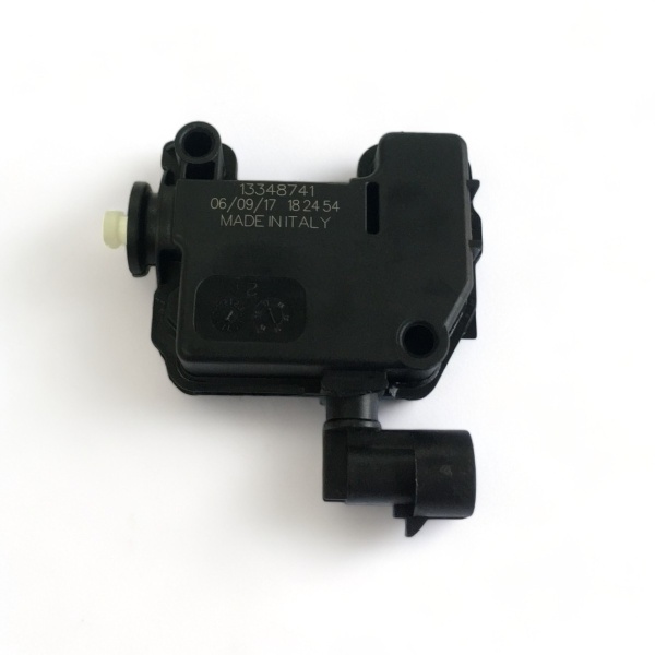 Traba Puerta Tanque Comb. Onix 13/